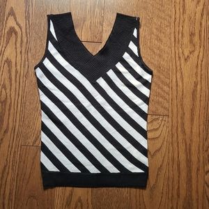 2/$25 Pretty striped sleeveless top. S